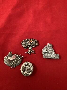 4 Silver Tone metallic Brooches Collection